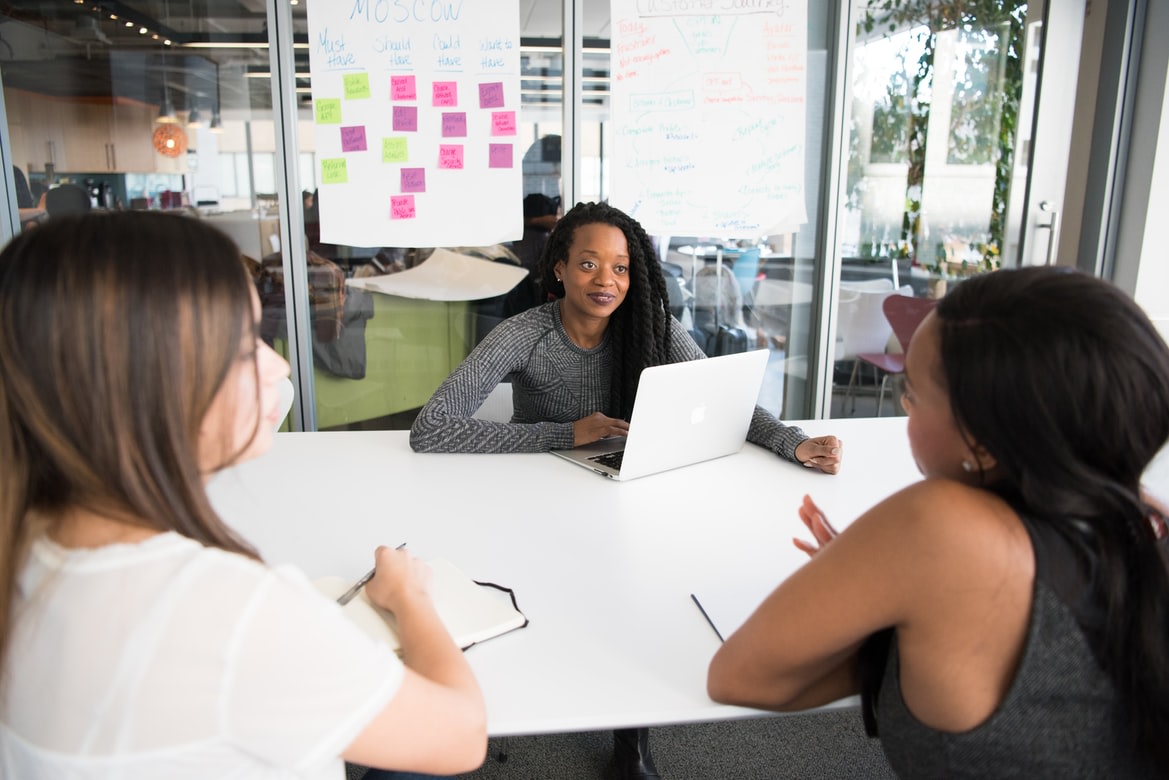 Women to Watch in Product Management (& 15 Resources for Female PMs to Advance Their Careers)