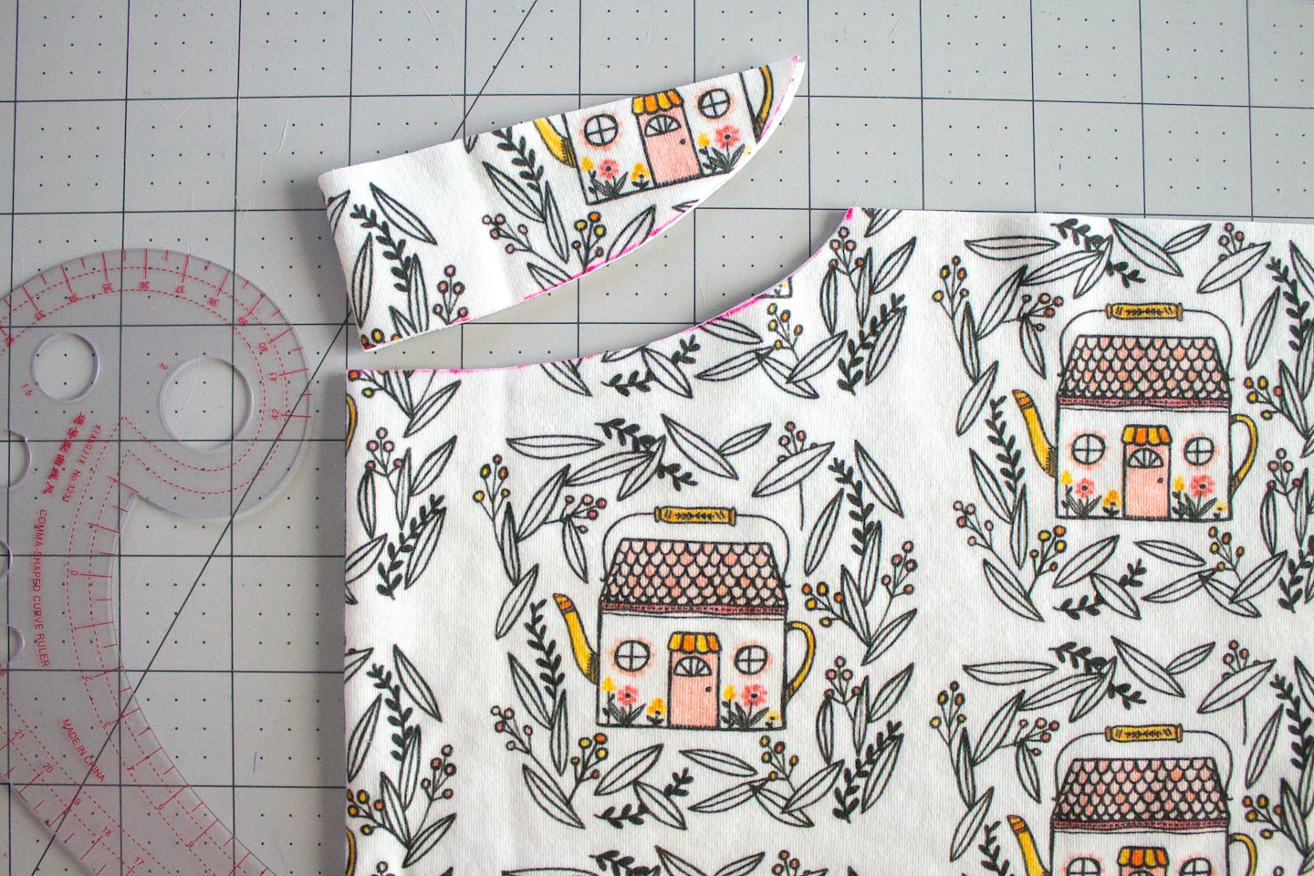 spoonflower-MEGMADE-DIY-lounge-robe-04