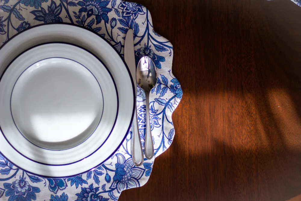 DIY Double-Sided Scalloped Placemats | Spoonflower Blog 