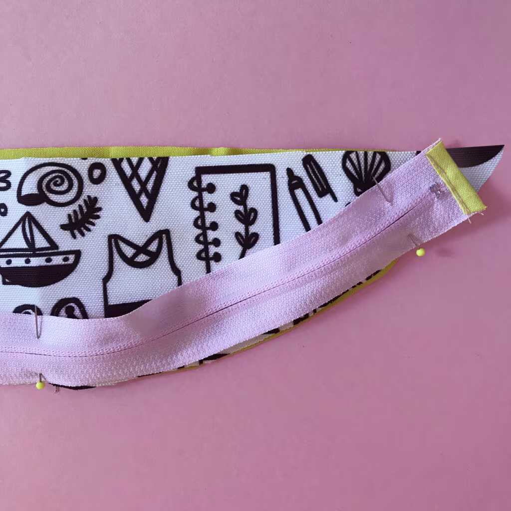 Attach the bum bag zipper | Spoonflower Blog