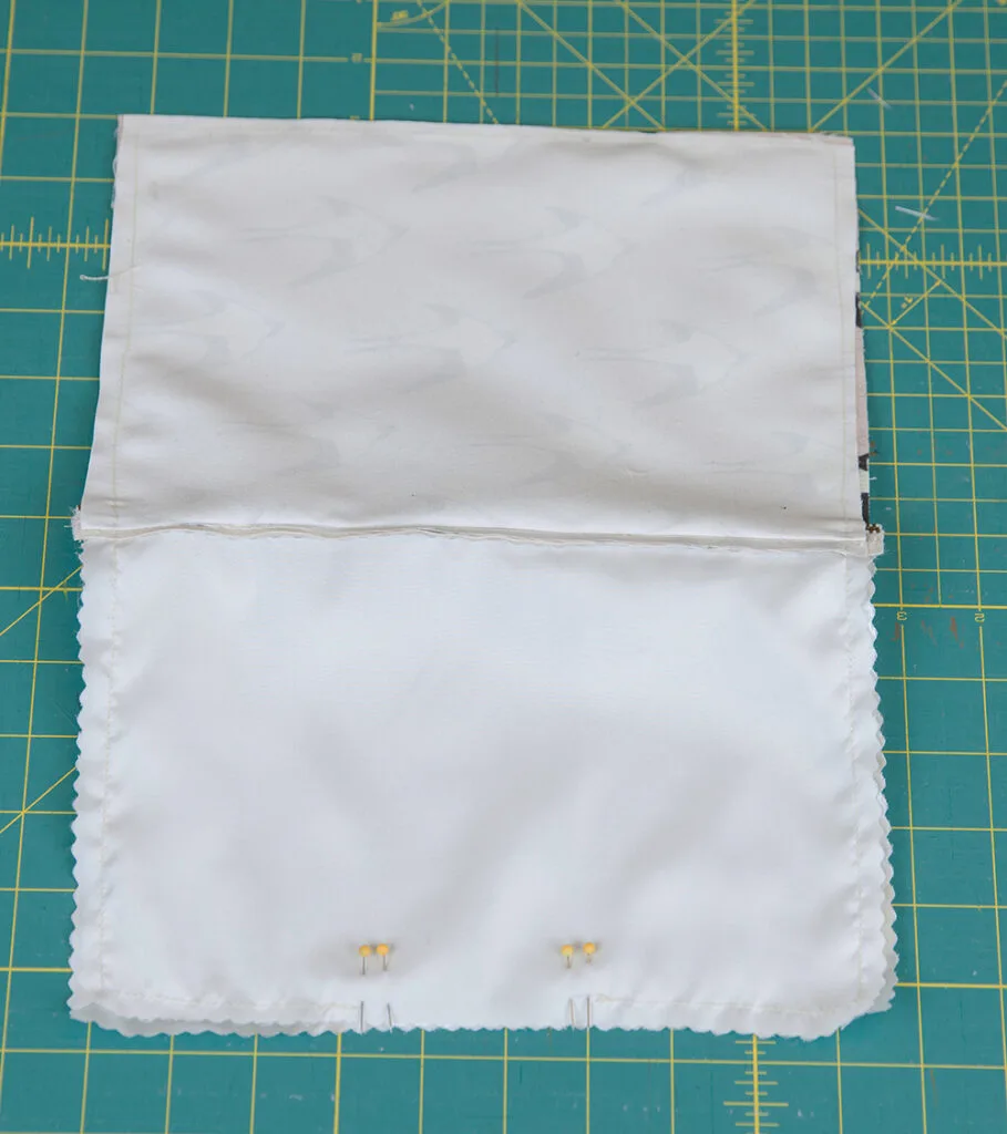 The Perfect Zipper Pouch in 9 Easy Steps - leave a 3" gap in your lining | Spoonflower Blog 