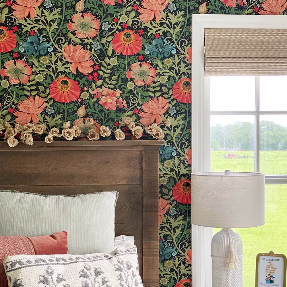 Le Jardin William Morris Style Wallpaper in a bedroom.
