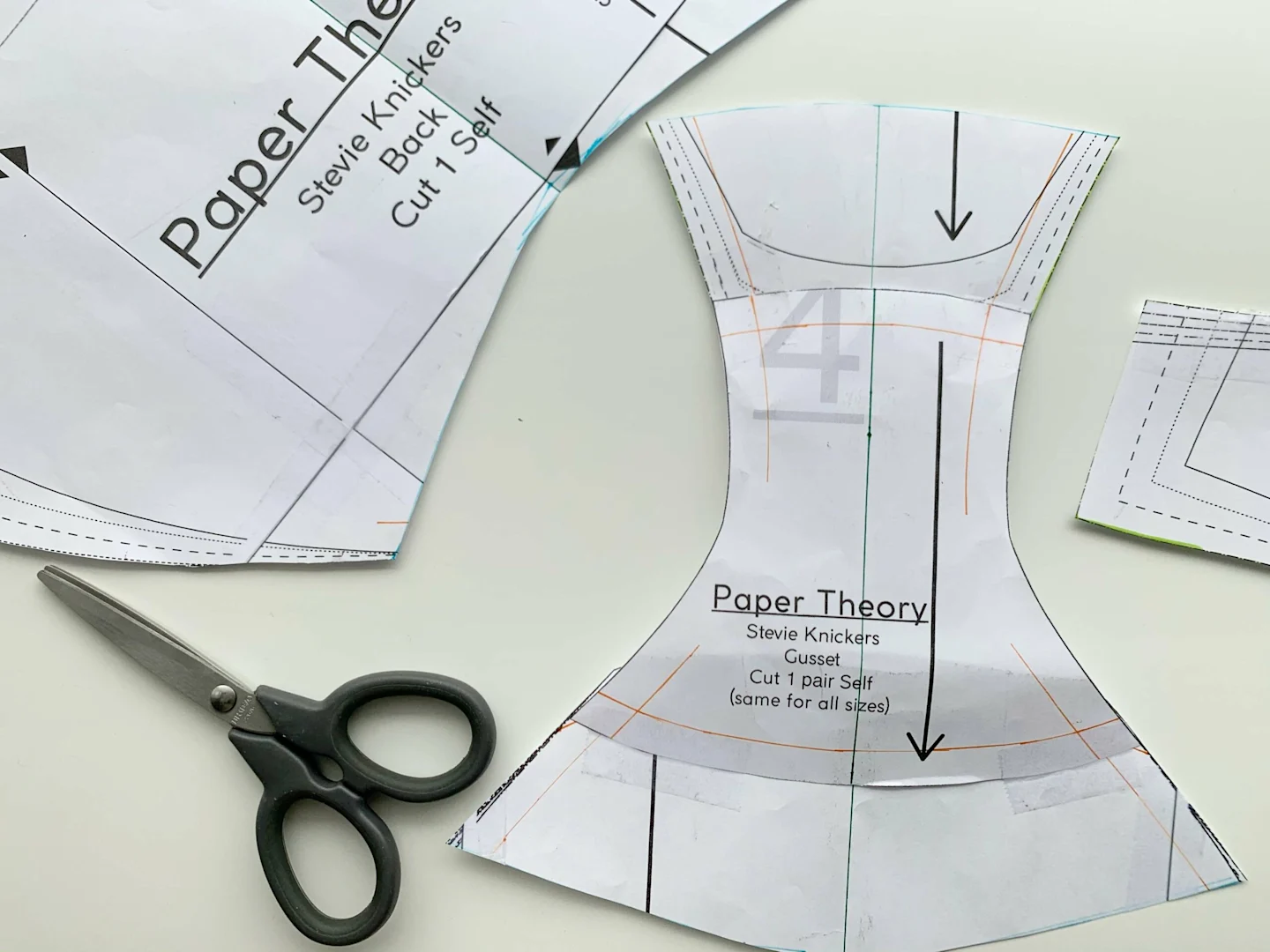 Final gusset pattern, before seam allowance
