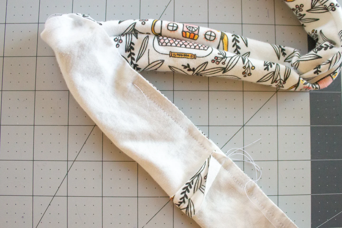 spoonflower-MEGMADE-DIY-lounge-robe-13