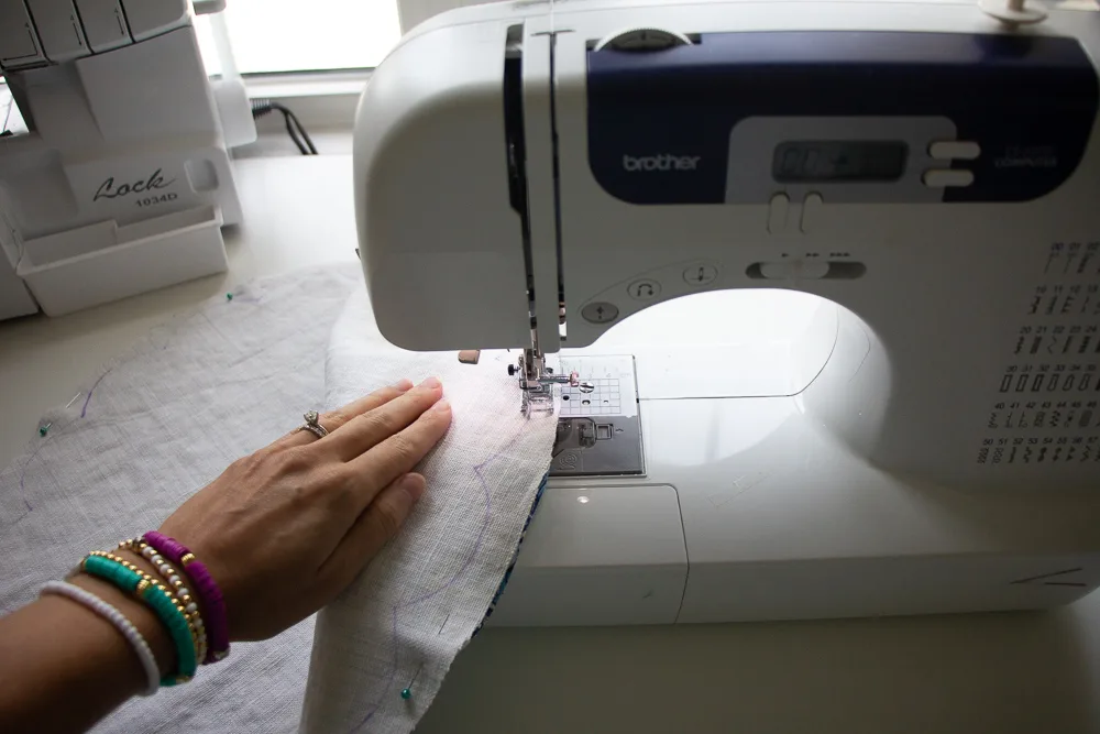 Stitch the placemat pieces together along the scalloped template | Spoonflower Blog 
