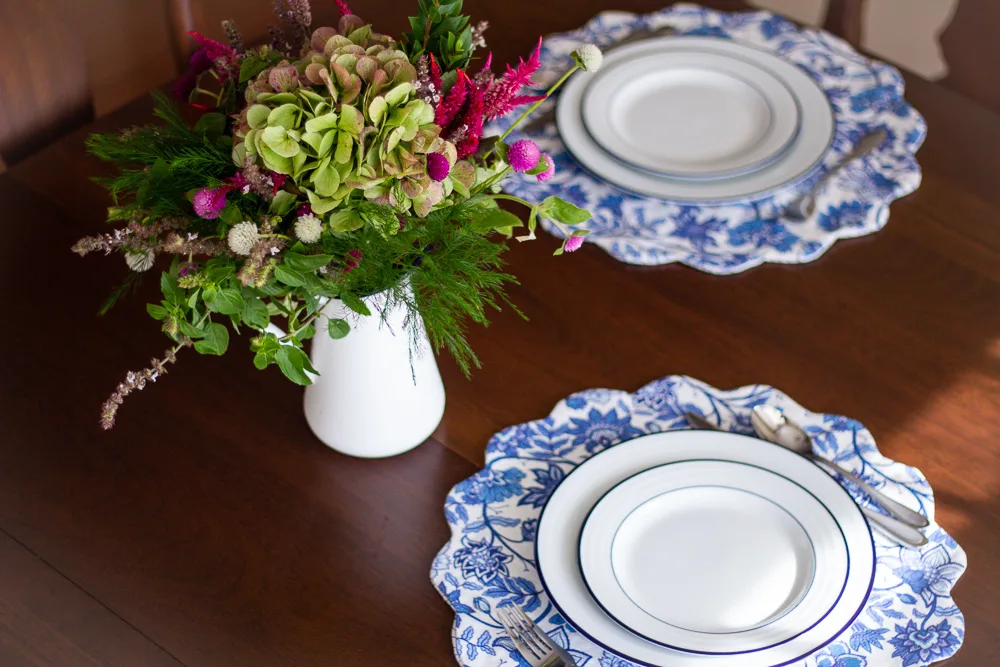 Set the table with DIY double-sided scalloped placemats | Spoonflower Blog 