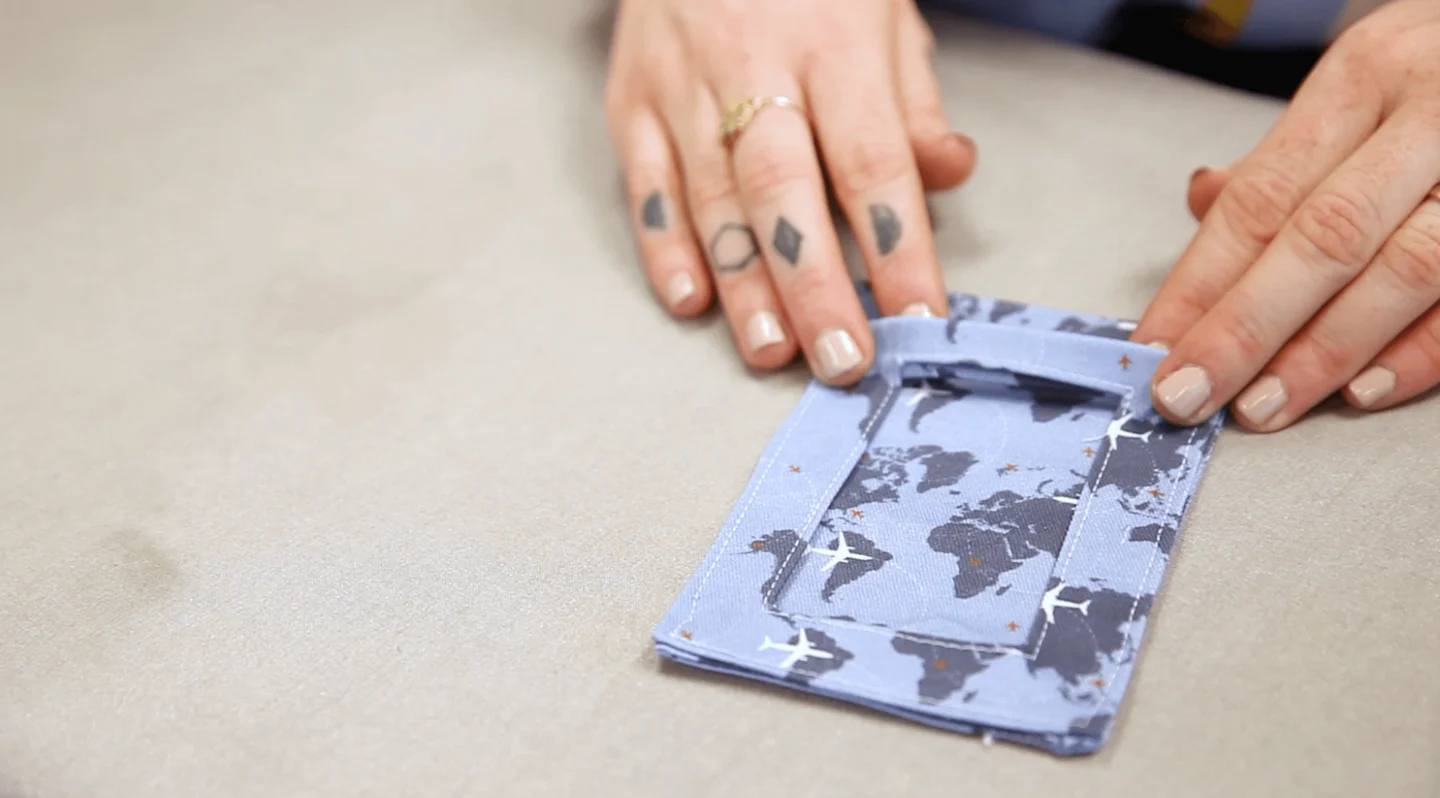 SF-LuggageTag-AttachedPressedFlat