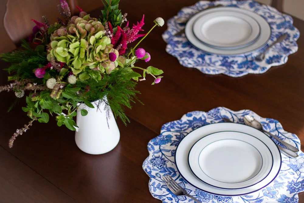 DIY Double-Sided Scalloped Placemats | Spoonflower Blog