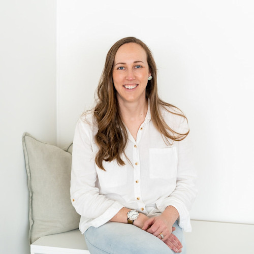 Headshot of Sophie McGregor, owner of Gift Me Again