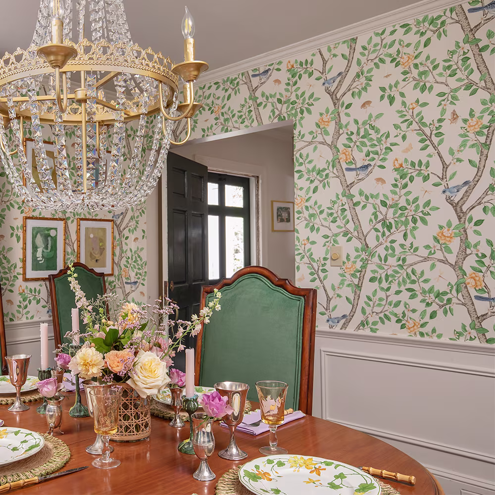 Dining room with Elsie's Garden Butterscotch on cream wallpaper.