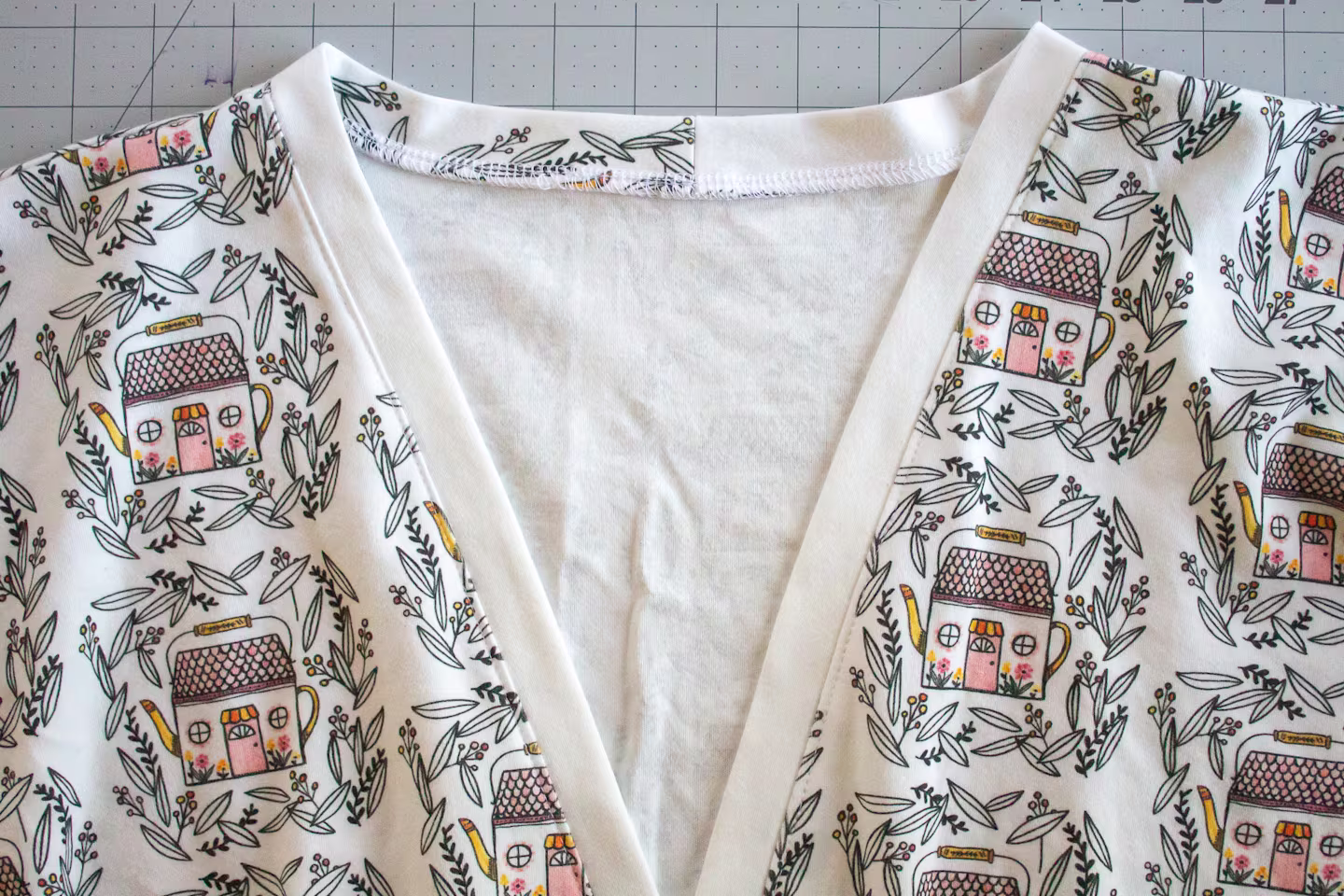 spoonflower-MEGMADE-DIY-lounge-robe-11
