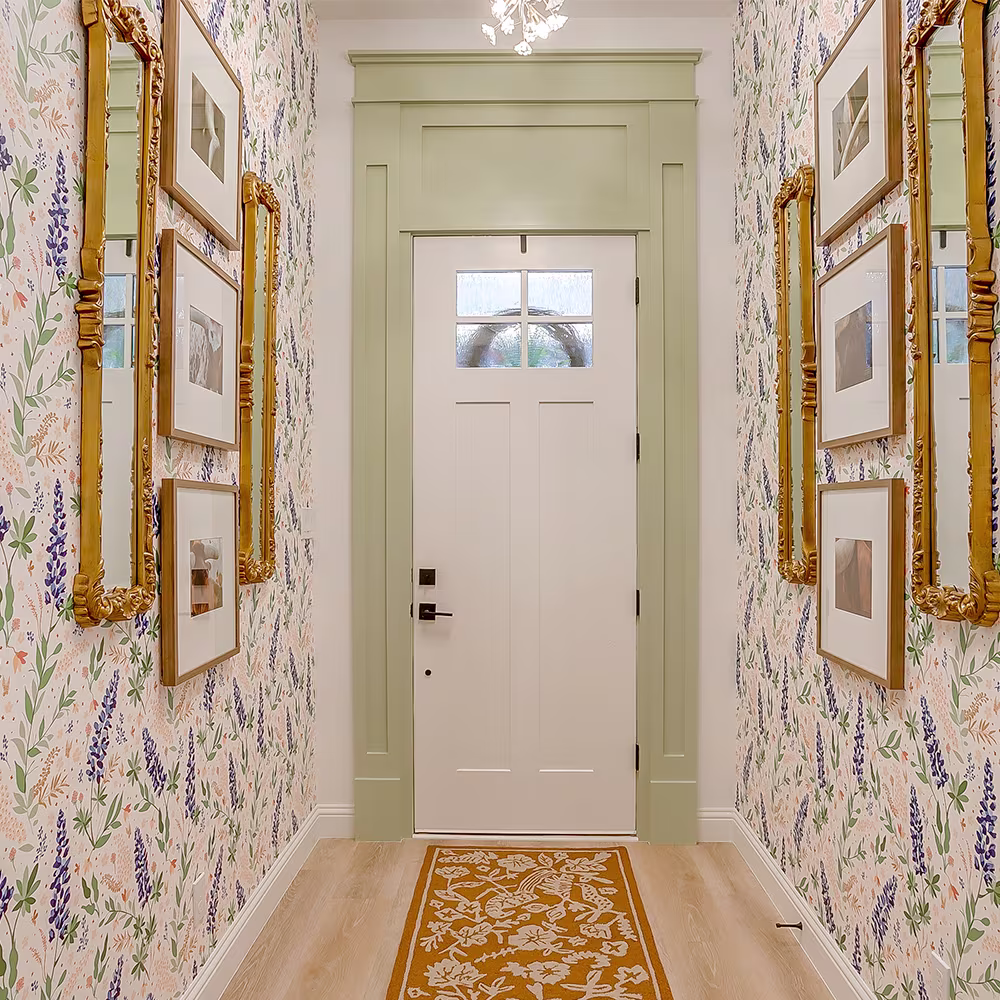 Entryway with Eloise Pearl wallpaper by Spoonflower artist leahnicoledesigns.