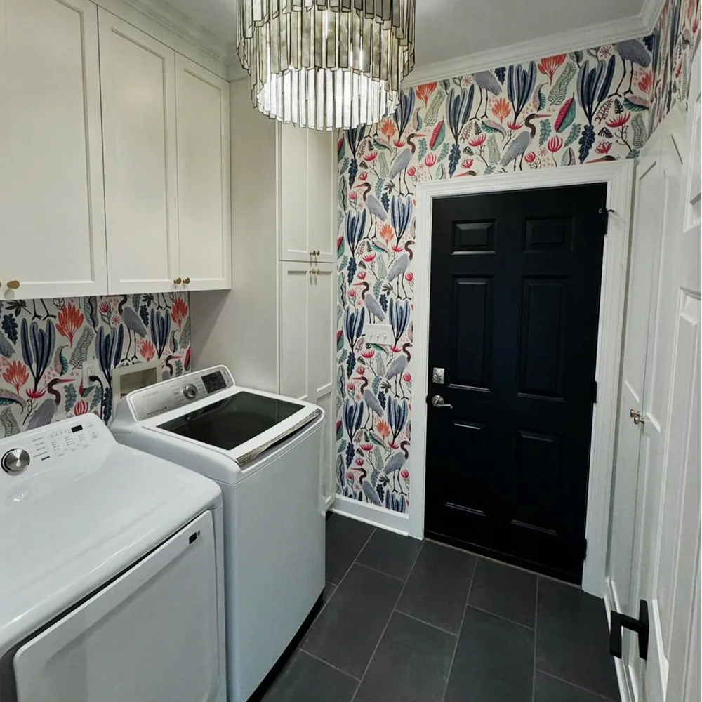 Heron wallpaper in a laundry room