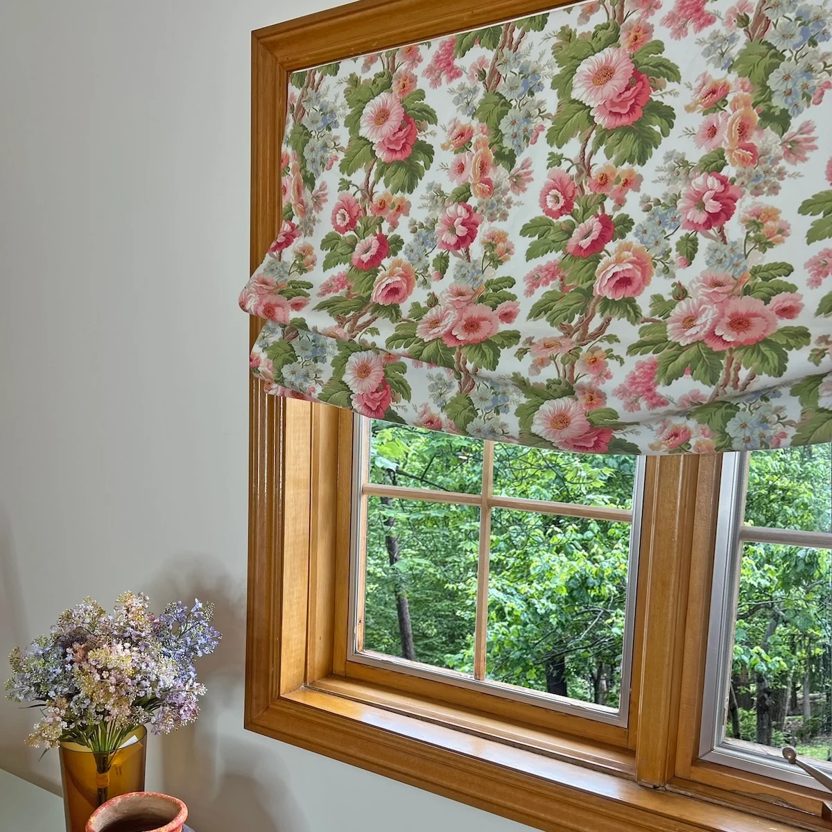 A rose floral chintz print roman shade made of Linen Cotton Canvas