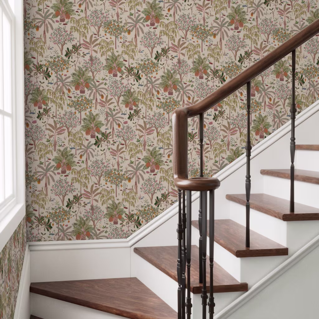 Entryway with wallpaper in Indigenous off white by kanchandawani.