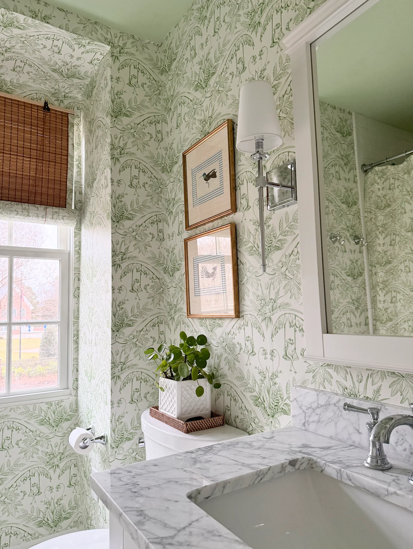 beautiful patterned bathroom wallpaper