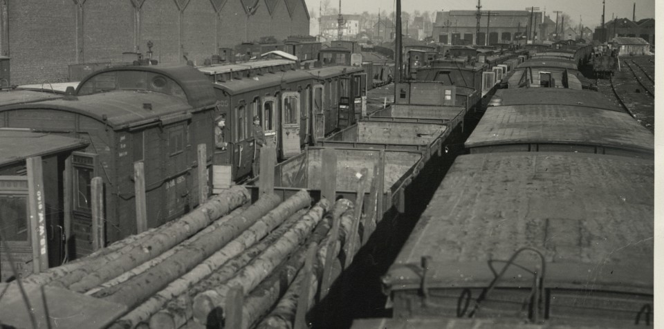 1914 - 1918 
— Trains et espionnage