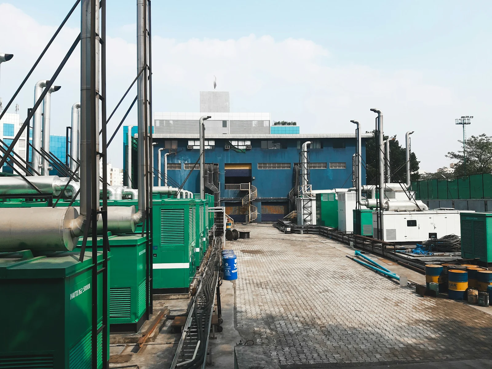 Standby generation at an industrial site. Data centre sets are 2–3 MVA, above the 800 kW CPCB IV+ threshold.