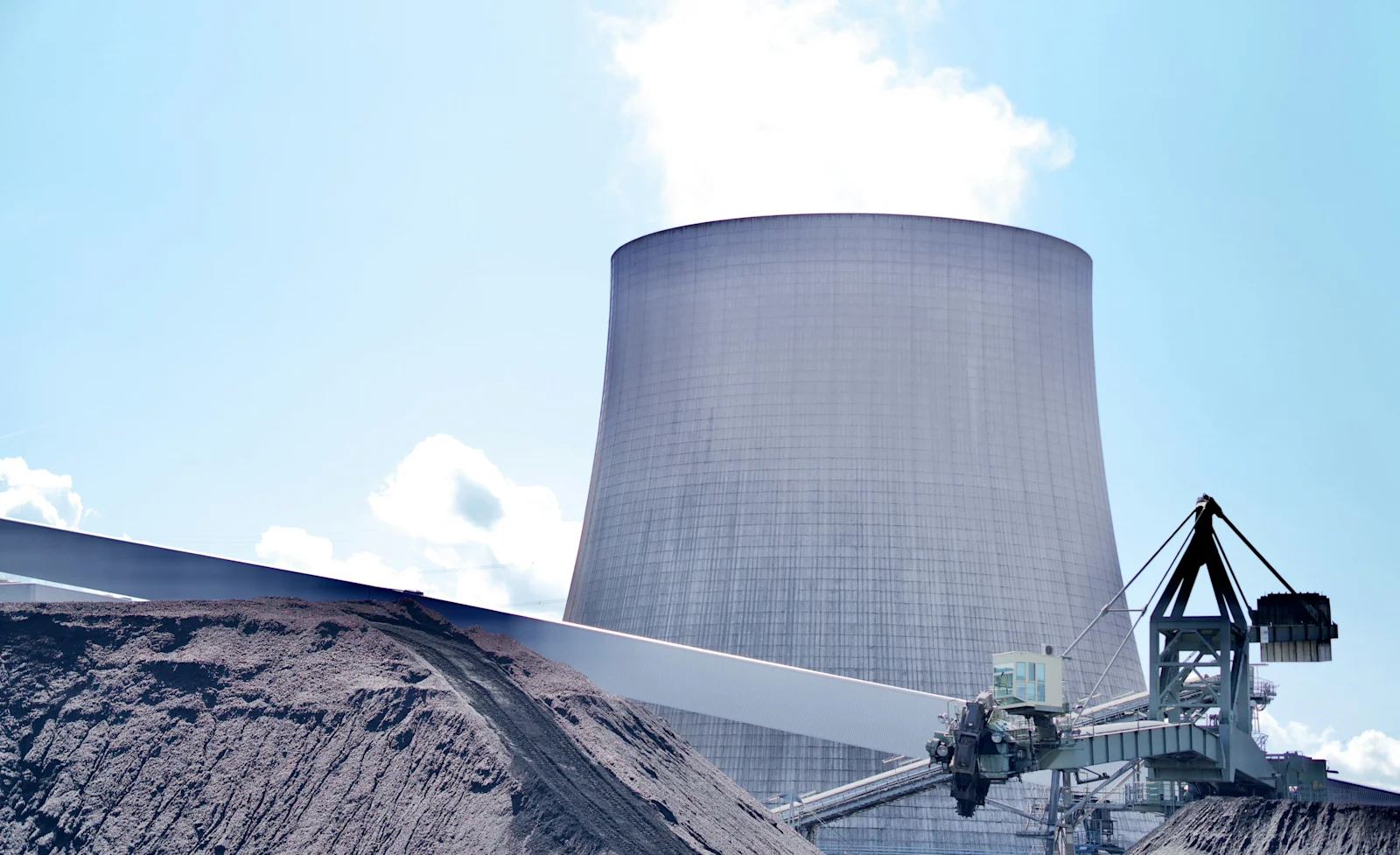 Heat rejection at industrial scale. A 20 MW facility on open towers draws roughly 735 cubic metres of water a day.
