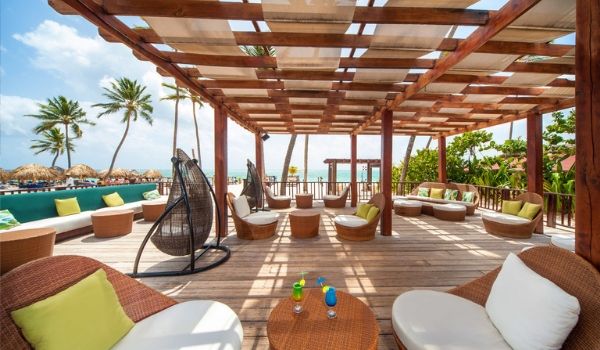 Beautiful beach bar with 360 degree views