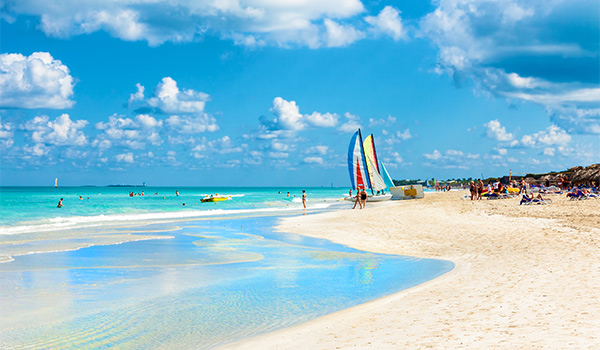 Catamarans sur la plage de Varadero