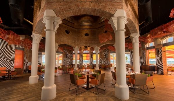 Restaurant Zest doté d’un décor unique de style méditerranéen