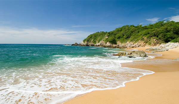 Magnifique plage de la baie de Huatulco