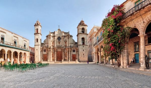Cobblestone courtyard outside the Havana Cathedral