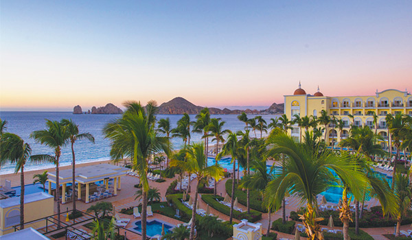 Côte de Los Cabos au coucher du soleil