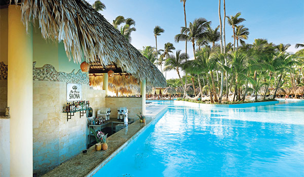 Swim-up bar overlooking the pool