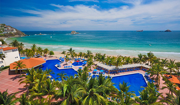 Plage tranquille sur l’île d’Ixtapa