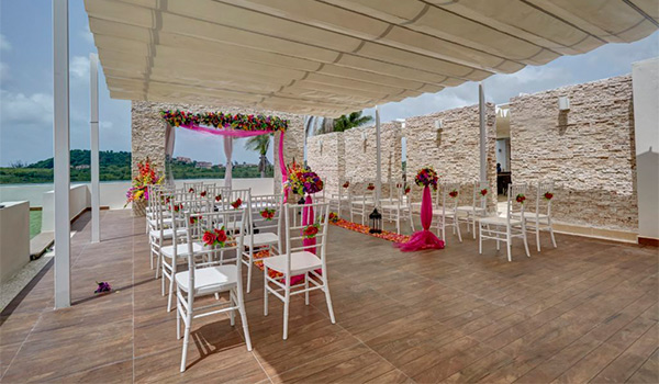 Wedding ceremony on a terrace overlooking the bay