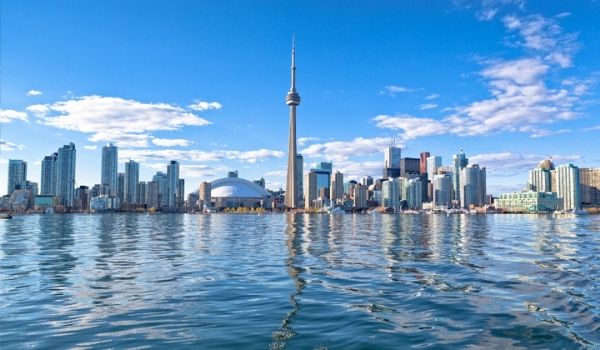 View of the buildings that make up the Toronto skyline