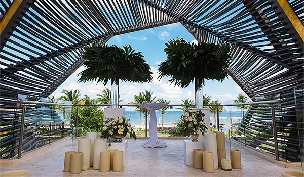 Wedding ceremony in a gazebo overlooking the ocean