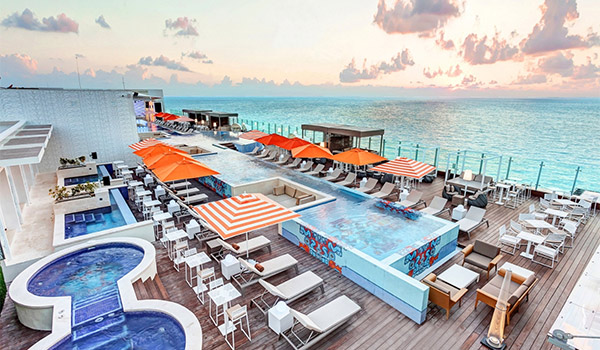 Level 18 Rooftop Cabana Lounge overlooking beautiful ocean