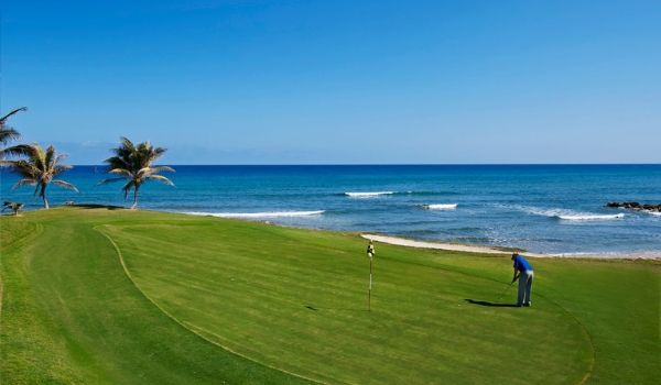 Picturesque golf course overlooking the ocean