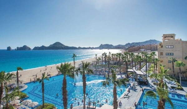 Sprawling infinity pool overlooking the Arches of Los Cabos