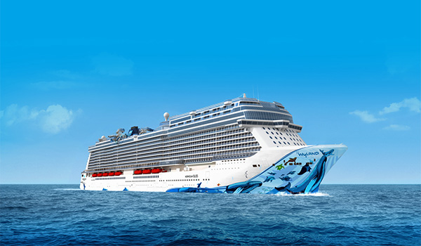 Norwegian Bliss cruise ship sailing the seas