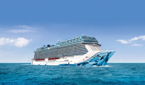 Norwegian Bliss cruise ship sailing the seas