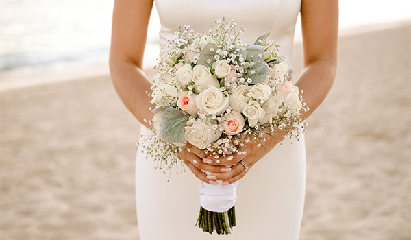 Close up shot of Lauren's wedding bouquet