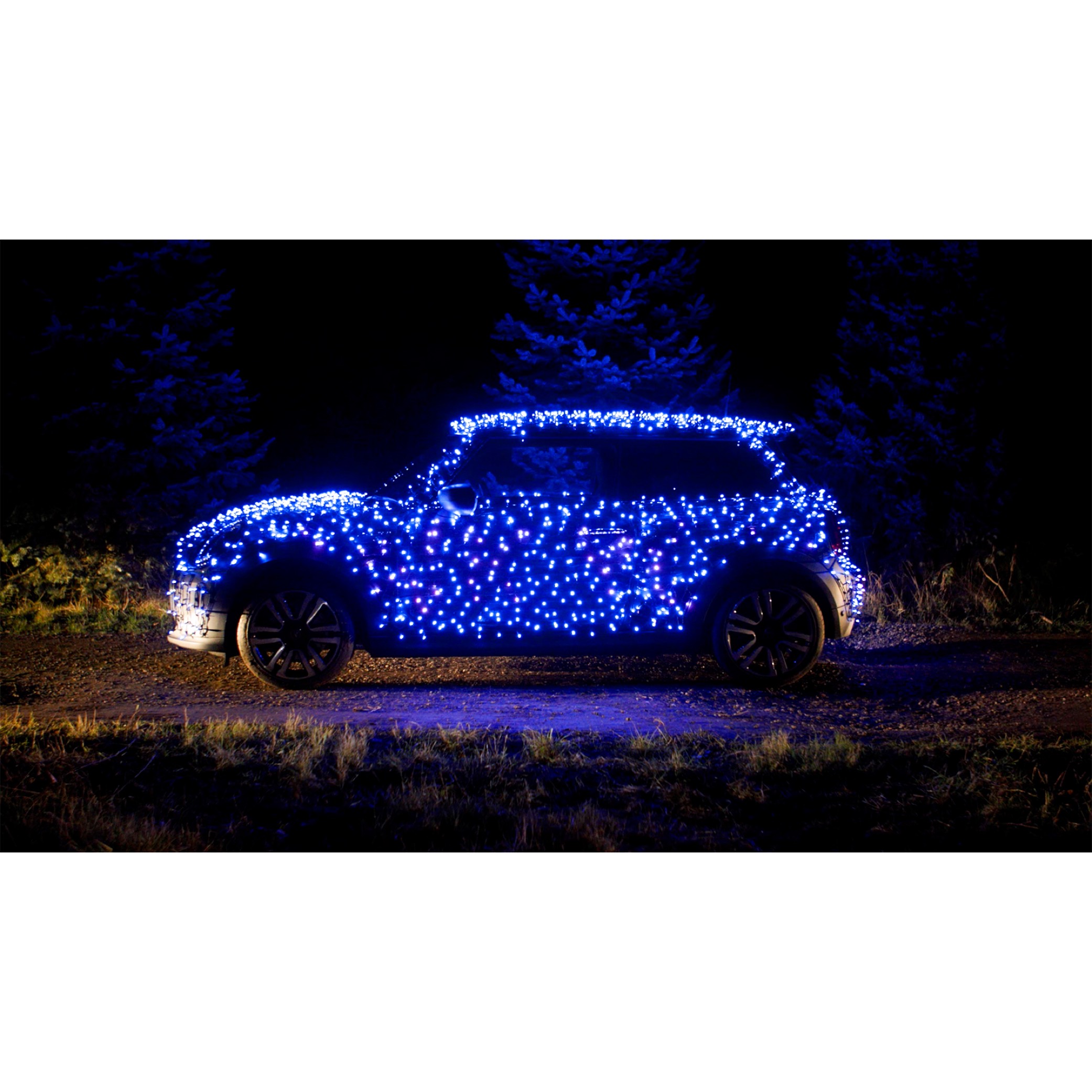 FESTIVE OPENING HOURS.