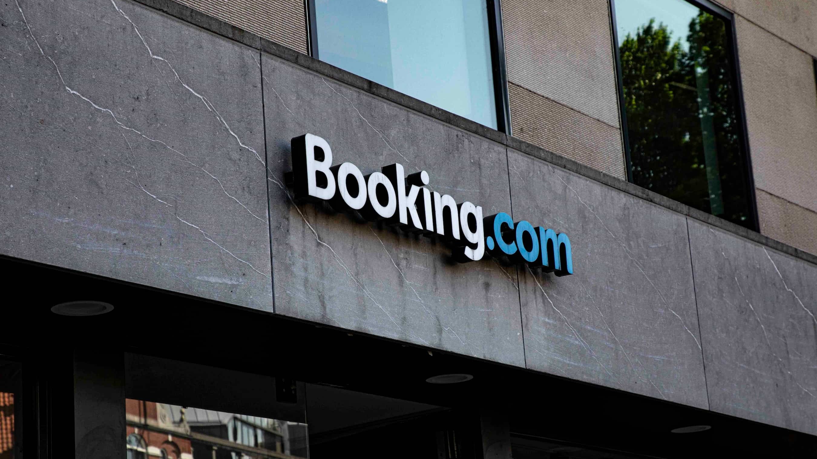 Booking vs. Expedia Where to find the best prices?