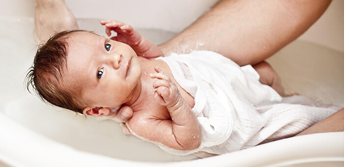 infant first bath