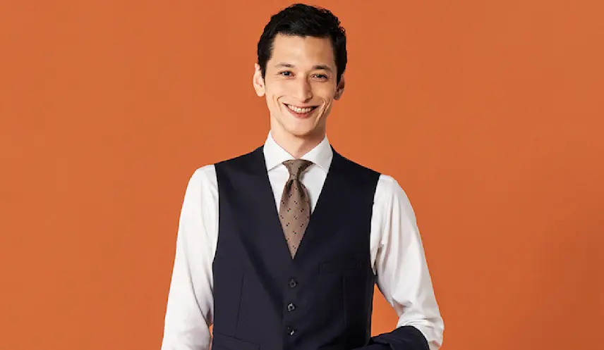 結婚式のスーツにベストはあり?なし?メリットから着こなし方までご