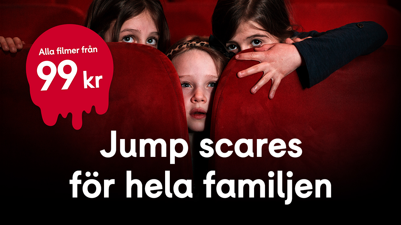 Tre barn tittar fram mellan röda biostolar i en biosalong. Texten "Jump scares för hela familjen" syns längst ner och en röd symbol visar "Alla filmer från 99 kr".