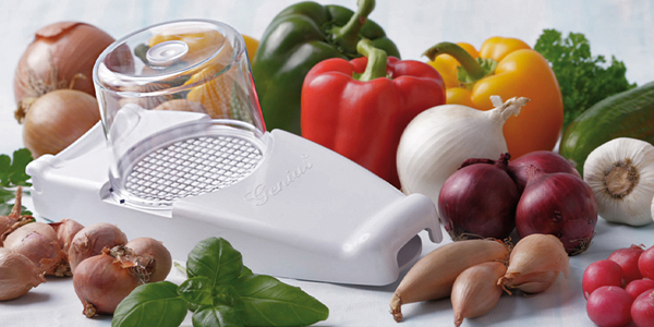 Zwiebeln schneiden mit dem Nicer Dicer