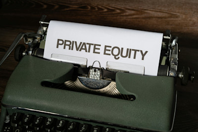 Private Equity Firms: Τι Είναι, Πώς Λειτουργούν και Πώς Επηρεάζουν τη Ζωή Μαςpost preview image