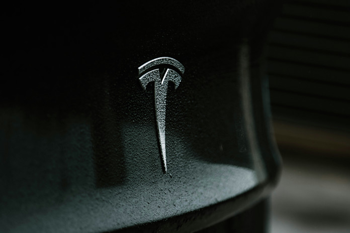 Πώς να Αποτιμήσετε την Tesla, με τον Elon Musk στο Τιμόνιpost preview image