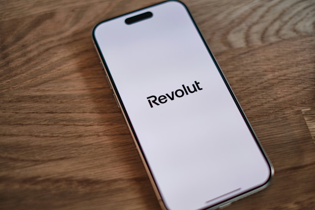 Η Επανάσταση της Revolut: Τι πρέπει να ξέρετε πριν τη δημόσια εγγραφή των 45 δισεκατομμυρίων δολαρίωνpost preview image