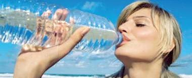 ليست 2 لتر يومياً.. تعرف على الكمية الصحيّة لشرب الماء